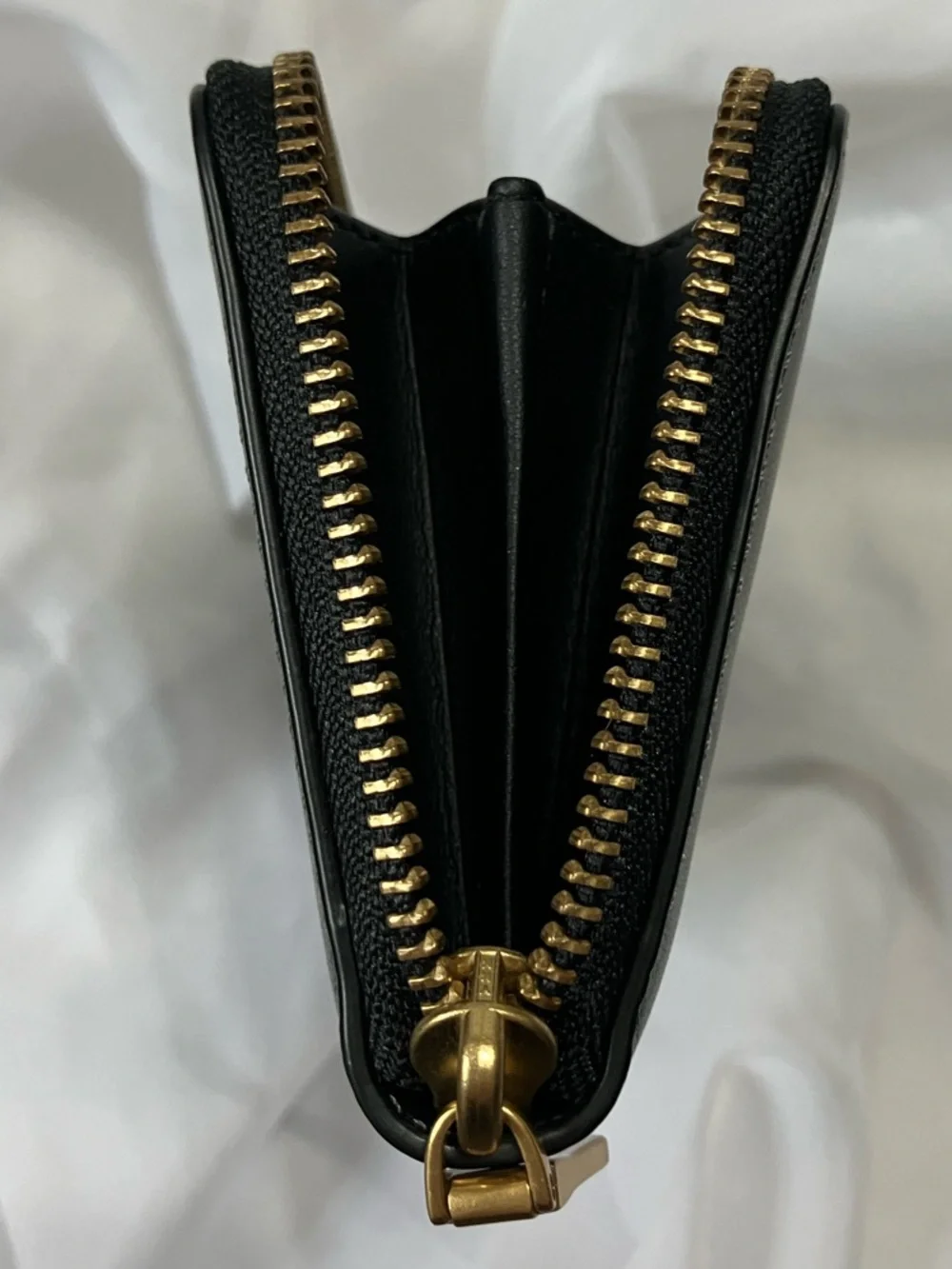 Smooth Leather Slim Accordion Zip Wallet
